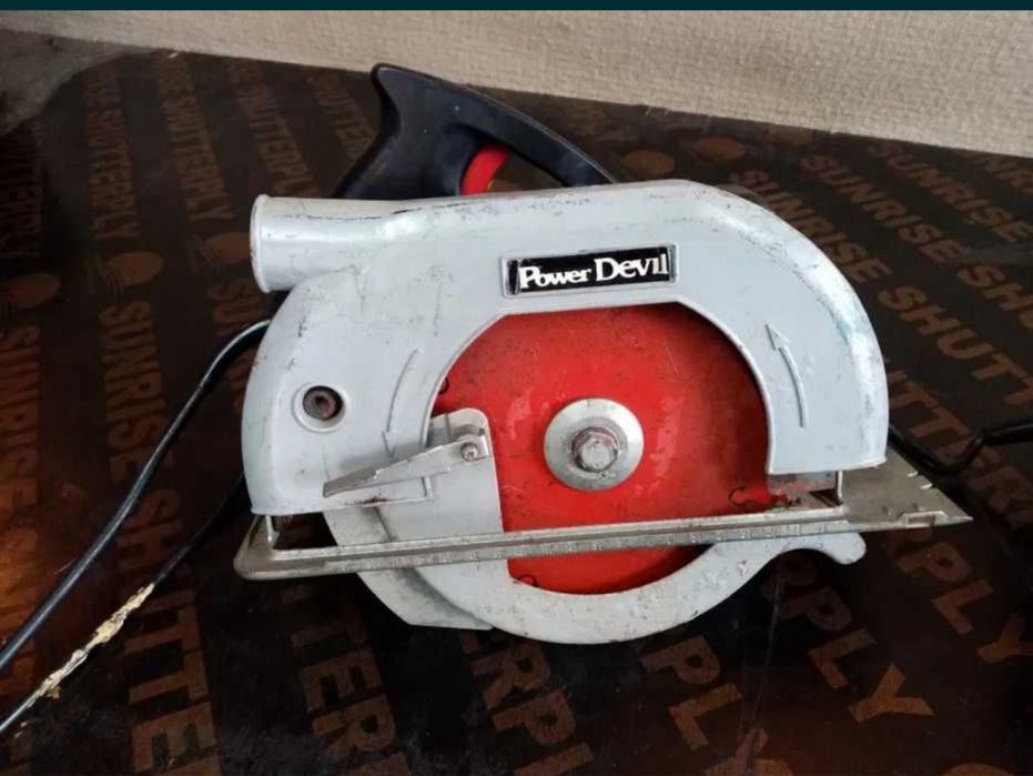 Циркуляр внос от Англия, като нов МН.  Мощен мотор