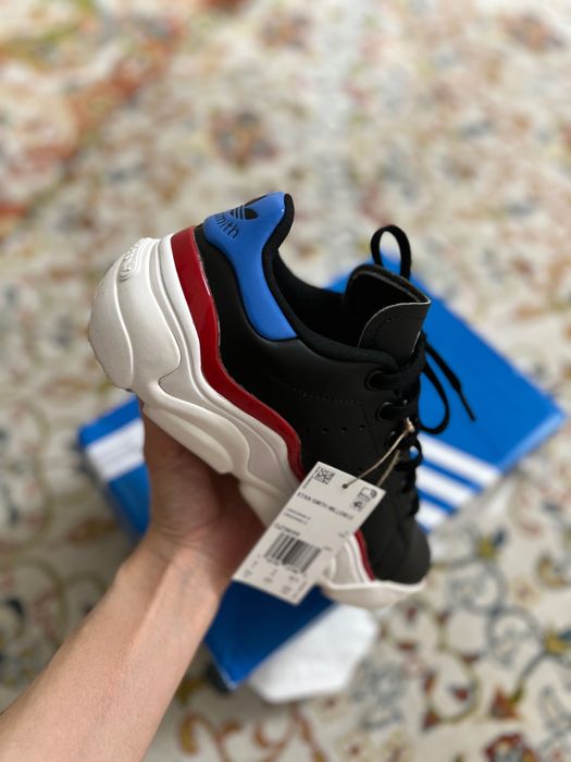 Оригинальные кроссовки Адидас