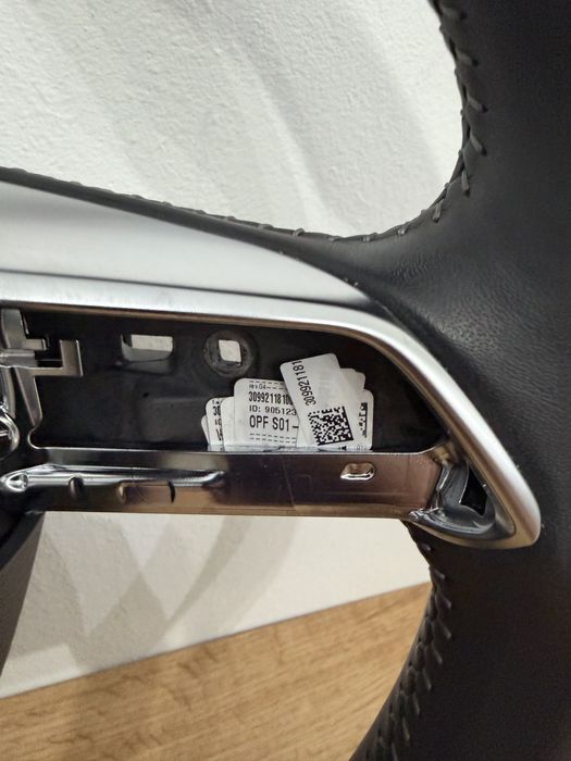 Volan OEM audi A6 C8 cu incalzire si gauri de padele