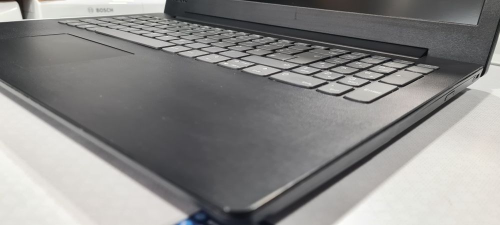 Лаптоп  Lenovo 15.6 RAM 8Gb DDR4, SSD 128/Windows 11