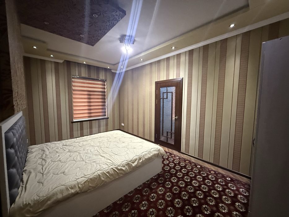 Продается 4х квартира заходи живи в Центре города ( на против УВД)