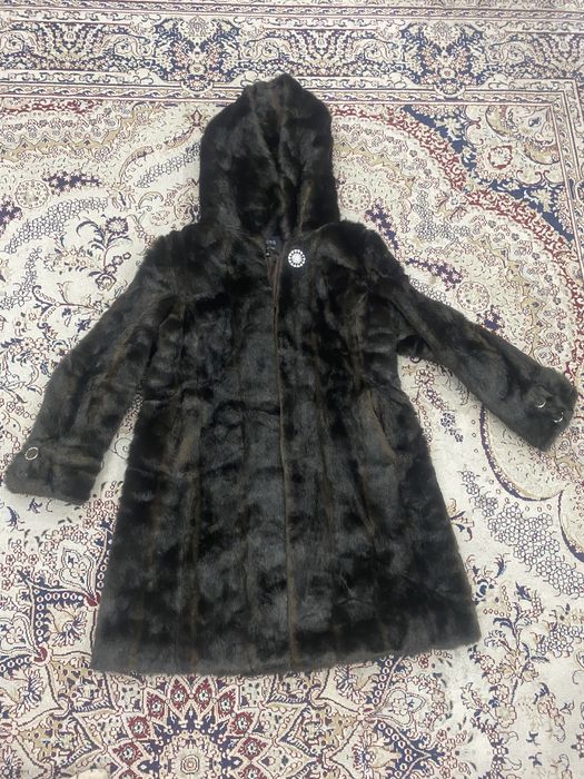 Шуба очень тепоая срочно 5000