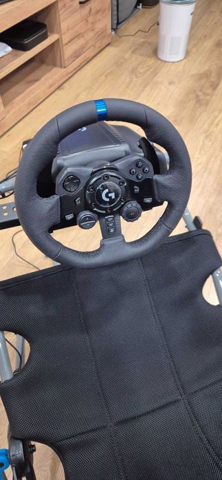 Logitech - G923, PS4/PS5/PC + Shifter Подарък + Playseat Challenge X