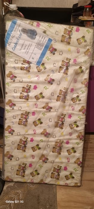 Продам новый манеж из дерева