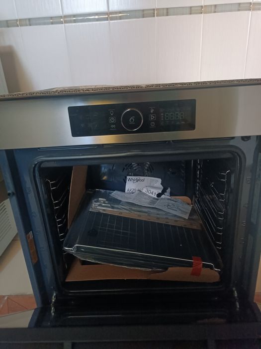 Продам новый духовный шкаф