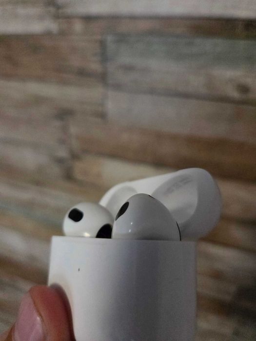 Оригинални  слушалки  airpods 3 gen  нови !