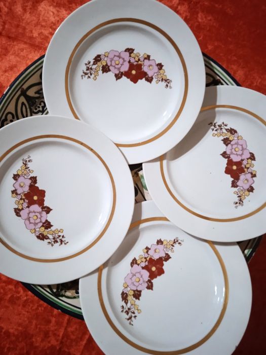 Кухонные принадлежности:,Посуда разная