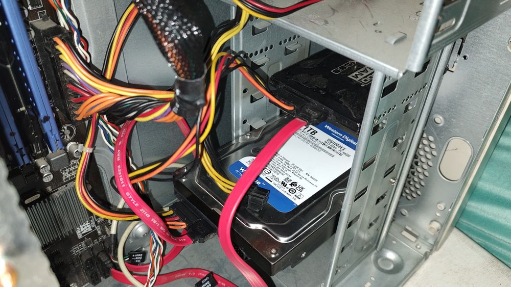 Компютър за лек и среден гейминг