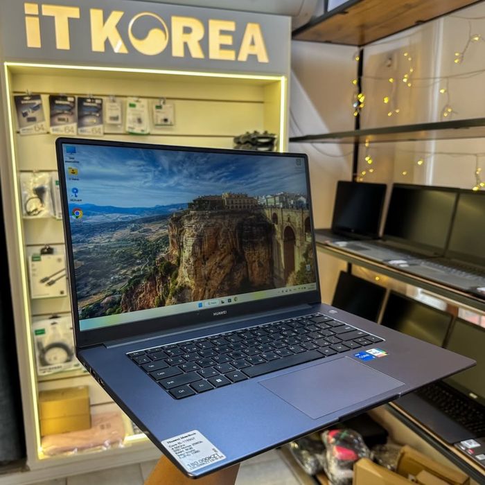 Ноутбук для учебы Huawei MateBook