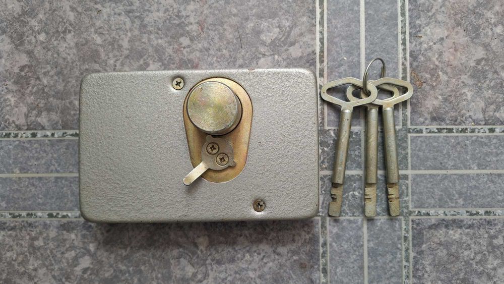 Замок на ворота.