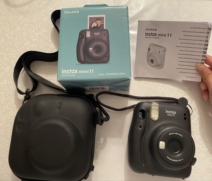 Fujifilm Instax Mini 11 + чехол, полный комплект