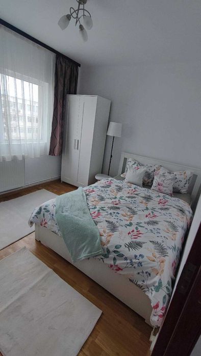 Apartament de vanzare 4 camere zona Inel 2