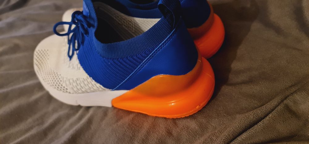 Adidasi unisex foarte usori