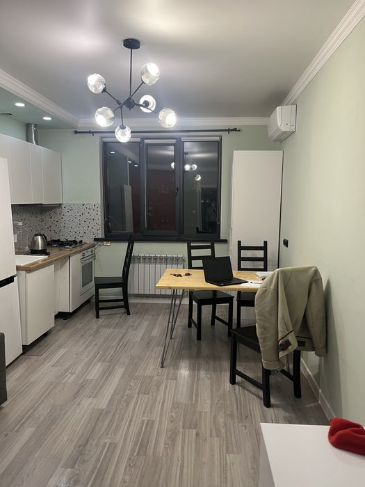 Кухонный гарнитур со встроенной техникой