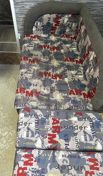 Продам подростковый диван