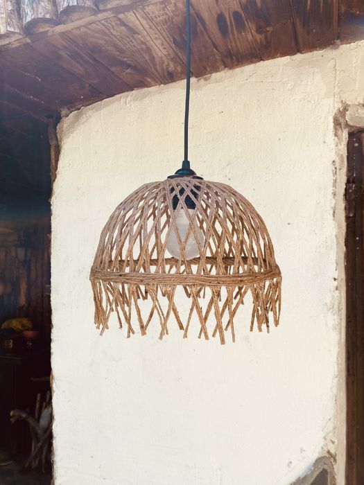 Полилей като произведение на изкуството – ръчна изработка и хармония