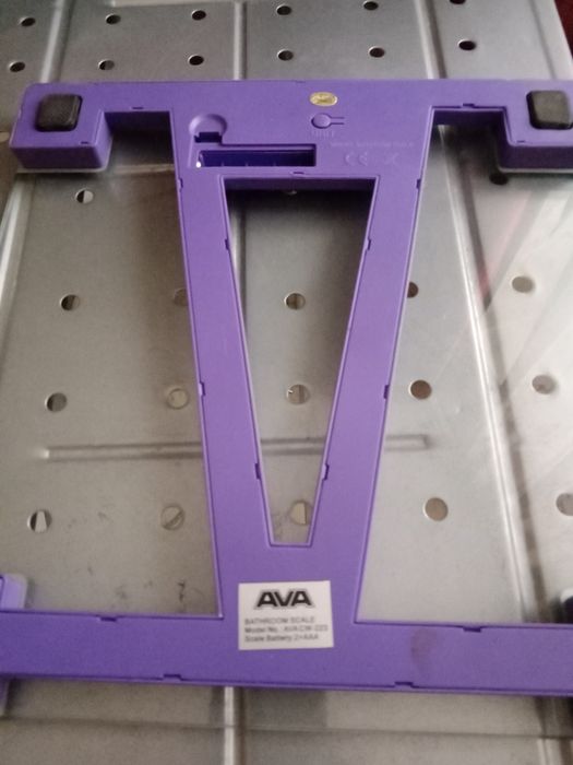 Весы ( нужно починить)напольные .