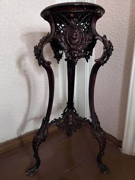 Подставка под цветы. Антиквариат. Совпластитал 2 шт.