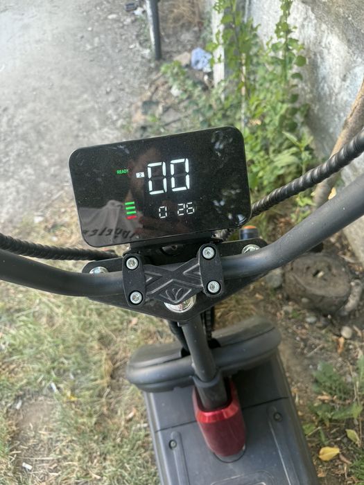 Vând sau schimb scuter electric pe o mașină aștept poze în pv