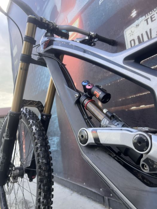 Yt tues 2017 carbon