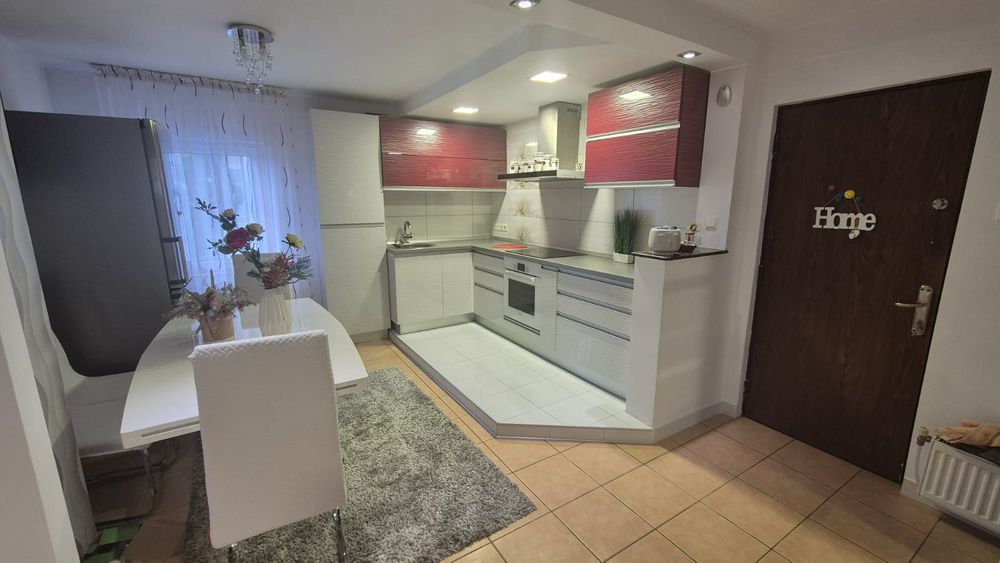 Apartament de închiriat,3 camere spațios – 90 mp, vedere parc, parcare