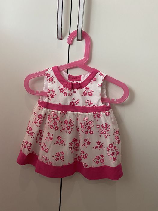 Рокли за бебе от 3 до 9 месеца.