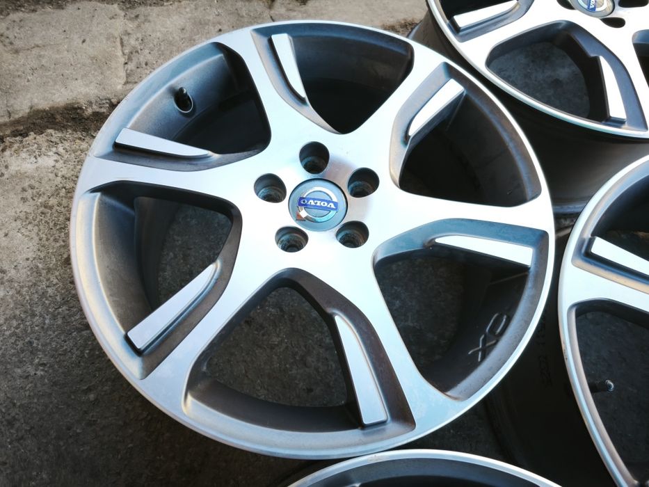 18" оригинални алуминиеви джанти за Volvo.