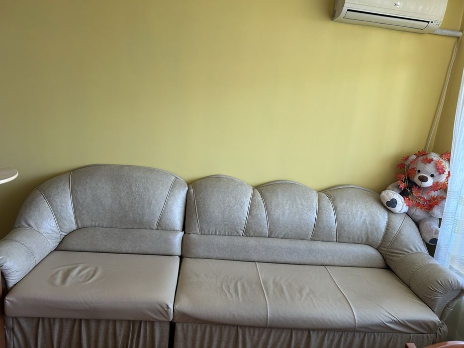 Кожен ъглов диван