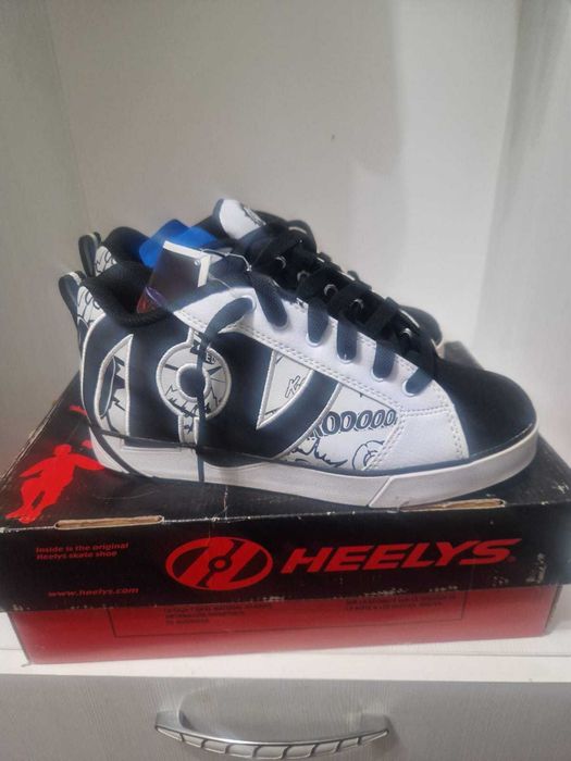 Роликовые кроссовки Hellys