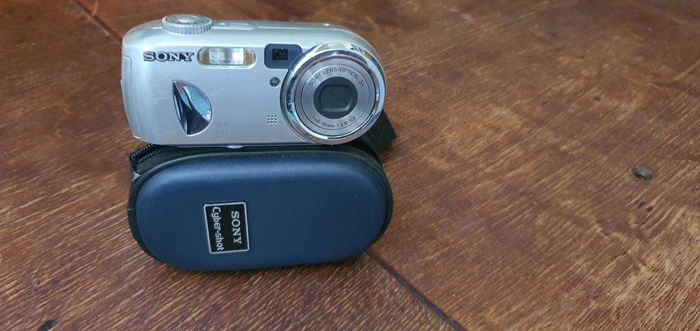 Sony fotoaparat sotiladi