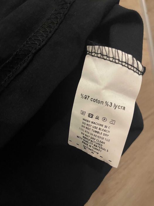 Tricou negru imprimeu - lasa vrajeala