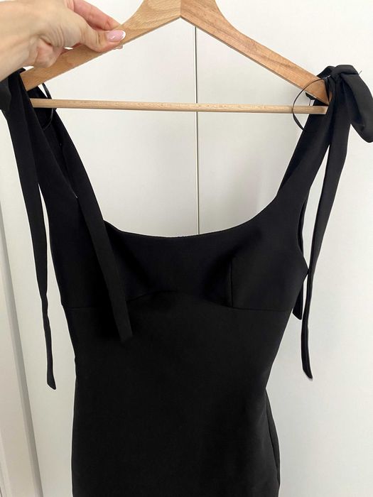 Черна мини рокля Зара