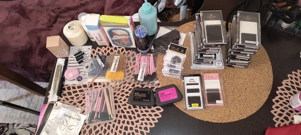 Vând acest kit de extensie de gene!