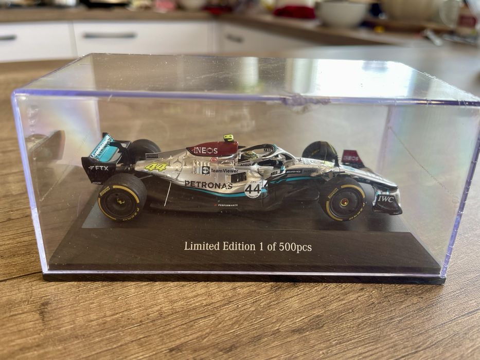 Колекционерски модел F1 Hamilton #44 – Limited 1/500 – НЕОТВАРЯН