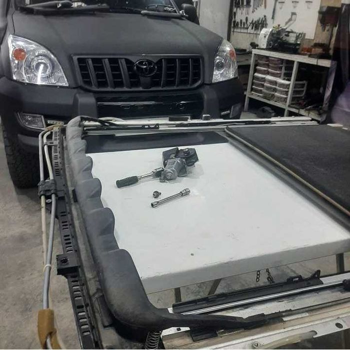 Ремонт стеклоподъёмников.