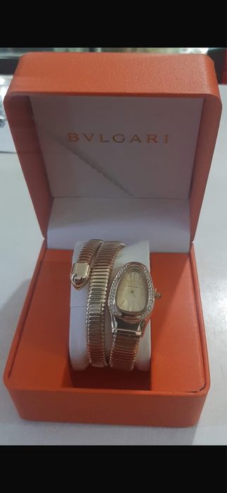 Часы Булгари со стразами