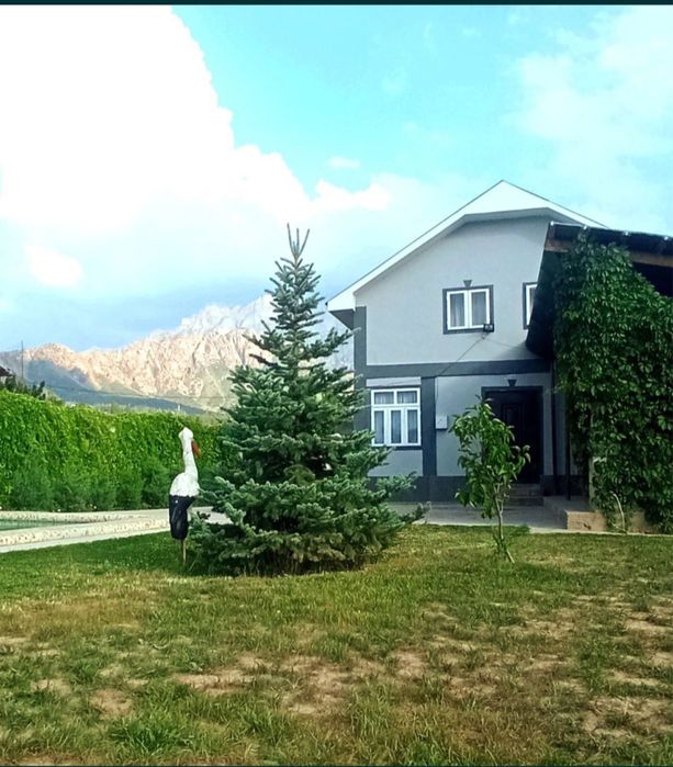 Продается 2-дом 2-участок 1этаж и 2 этаж котеджный в Чимганский горы