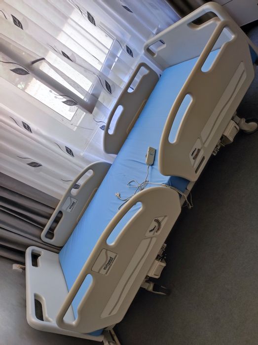 Vând pat medical nou