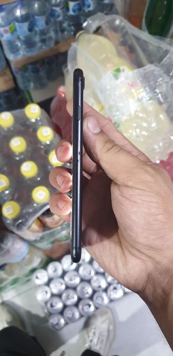 Iphone 7/128 gb qora