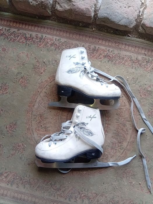 Продам детские Фигурные Коньки-Размер 30
