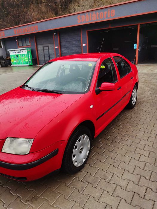 VOLKSWAGEN Bora