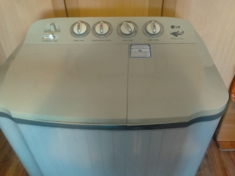 Продаю машинку полу автомат.