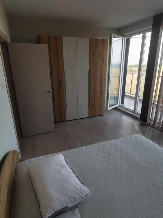 Тристаен, под наем, кв. Крайморие