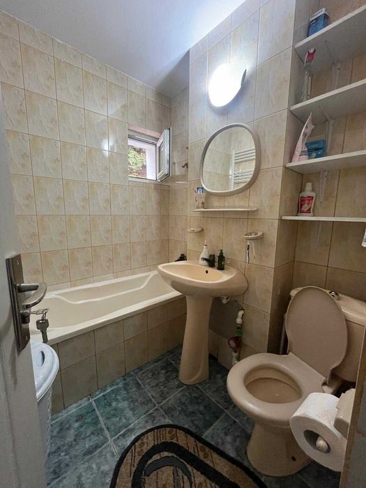 Vand apartament 3 camere spațios în Slănic Moldova la poala muntelui