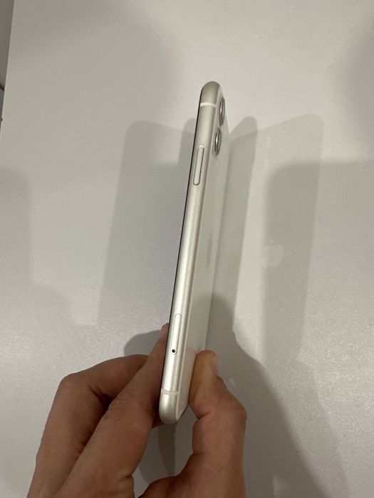 Продам iphone 11- 128 g