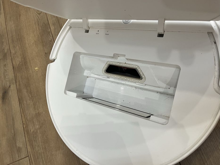 Продам робот пылесос xiaomi