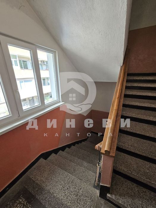 Етаж от къща в Стара Загора-Аязмото площ 188 цена 160000