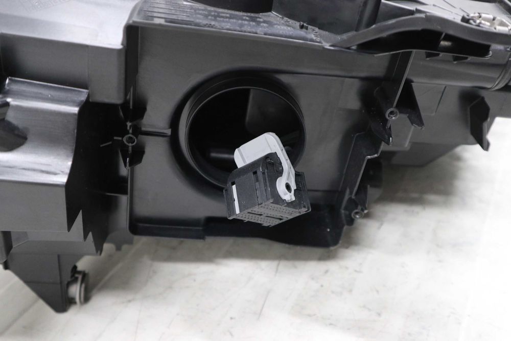 Чисто нов оригинален десен фар за БМВ Ф44 Гран Купе BMW F44 Gran Coupe