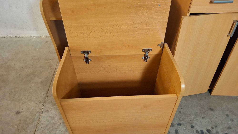 Продавам портманто и шкафове