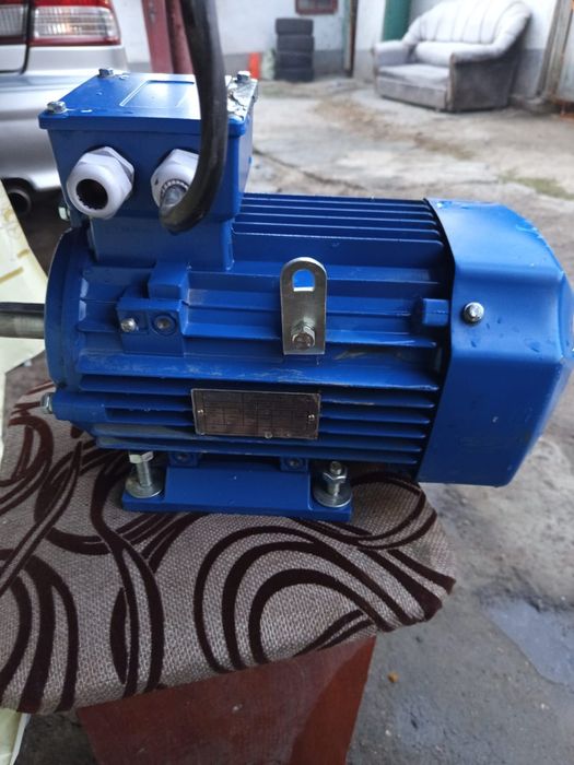 Мотор двигатель продам